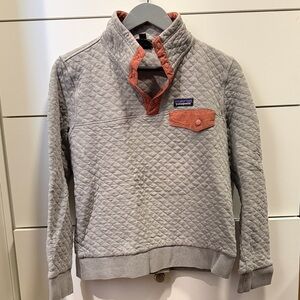 Patagonia Quilted Pullover in Gray and brick colored